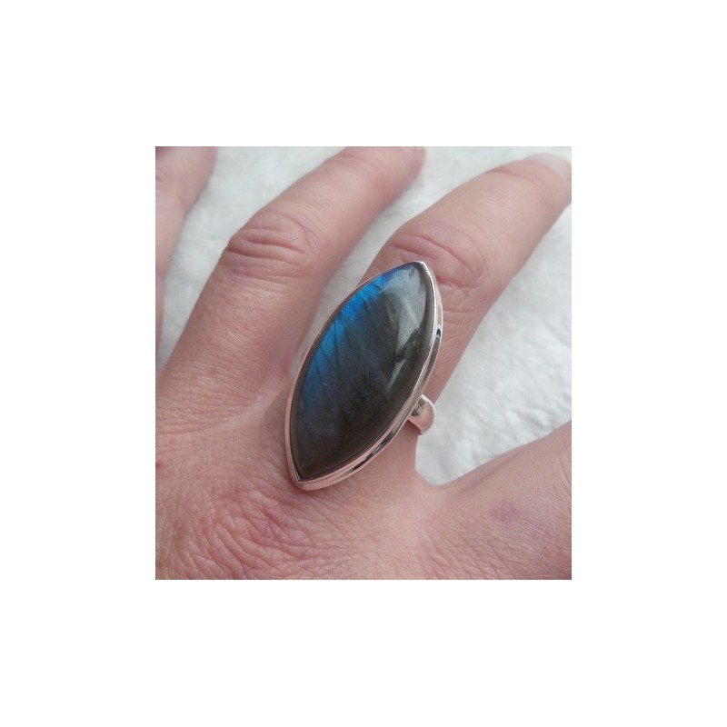 Zilveren ring gezet met marquise Labradoriet 19 mm
