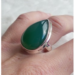 Zilveren ring gezet met druppelvorm groene Onyx maat 17.5 mm