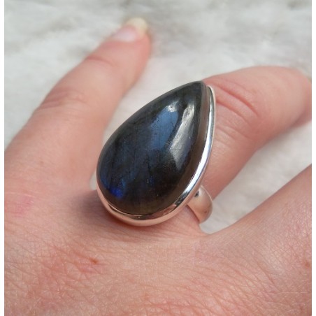 Zilveren ring gezet met druppelvorm Labradoriet 17 mm