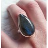 Zilveren ring gezet met druppelvorm Labradoriet 17 mm