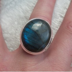 Zilveren ring gezet met Labradoriet maat 18 mm