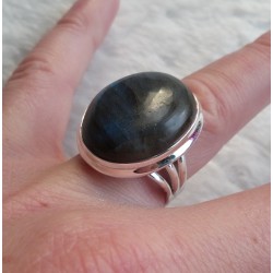 Zilveren ring gezet met Labradoriet maat 18 mm