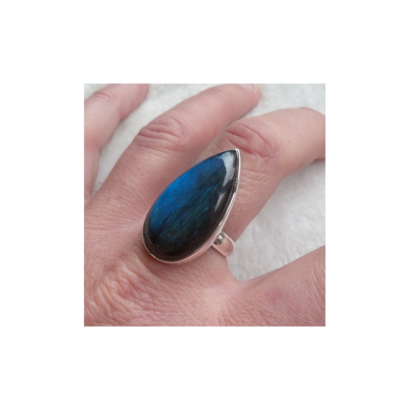Zilveren ring met grote druppelvorm Labradoriet 18.5 mm