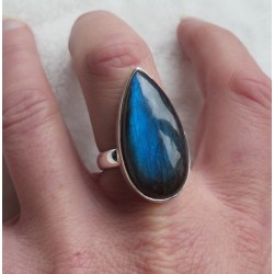 Zilveren ring met grote druppelvorm Labradoriet 18.5 mm