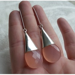 Zilveren oorbellen met grote facet druppelvorm roze Chalcedoon