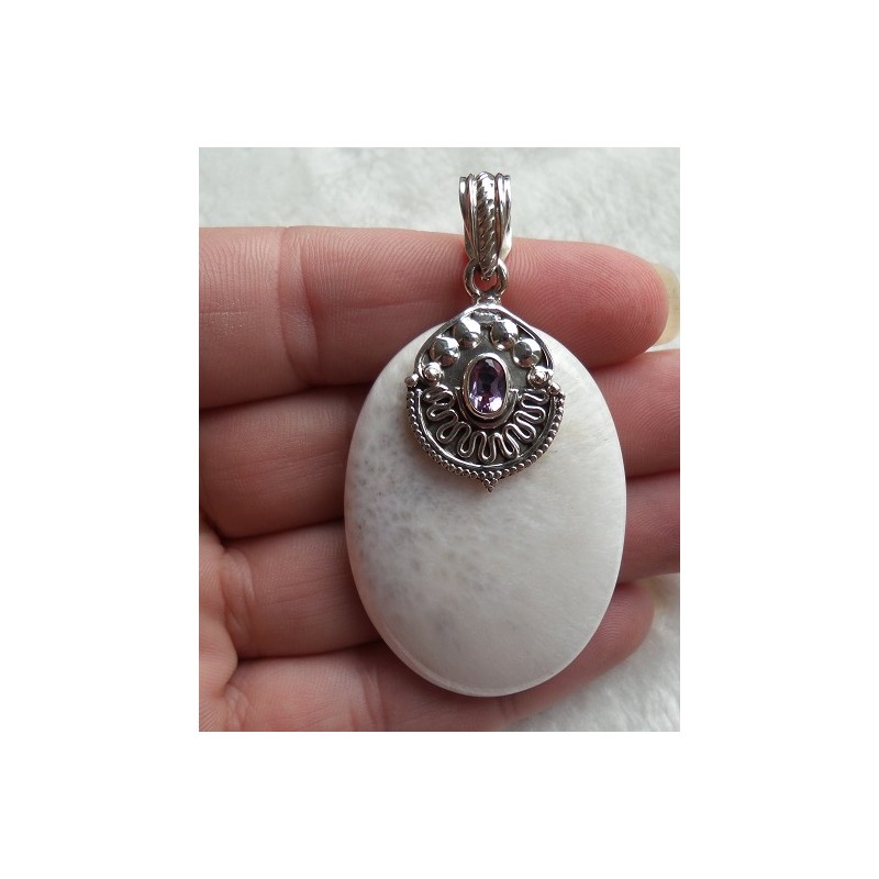 Zilveren hanger met grote Scoleciet en Amethist