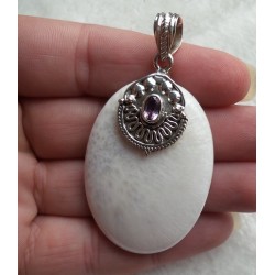 Zilveren hanger met grote Scoleciet en Amethist
