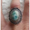 Zilveren ring met Larimar gezet in bewerkte kop maat 17 mm