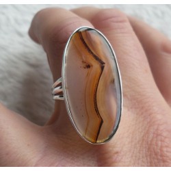 Zilveren ring gezet met ovale Montana Agaat maat 17.7 mm