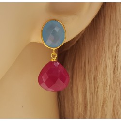 Vergulde oorbellen met blauw Chalcedoon en fuchsia roze Chalcedoon