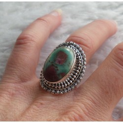 Zilveren ring met Robijn in Fuchsiet gezet in bewerkte kop 17 mm