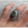 Zilveren ring met Robijn in Fuchsiet gezet in bewerkte kop 17 mm