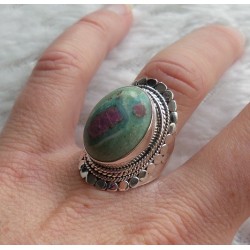 Zilveren ring gezet met Robijn in Fuchsiet ring maat 17.7 mm