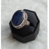 Zilveren ring met Kyaniet gezet in bewerkte setting 18 mm