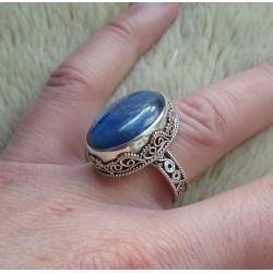 Zilveren ring met Kyaniet gezet in bewerkte setting 18 mm
