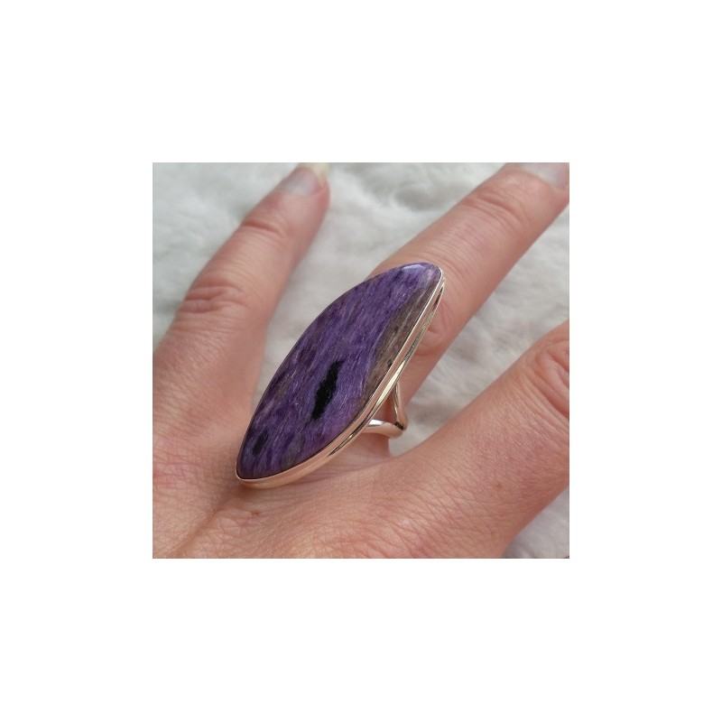 Zilveren ring gezet met Charoiet ring maat 17.7 mm
