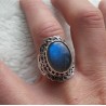 Zilveren ring met Labradoriet gezet in bewerkte setting17.3 mm