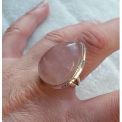 Zilveren ring met grote cabochon druppelvorm Rozenkwarts 18.5 mm