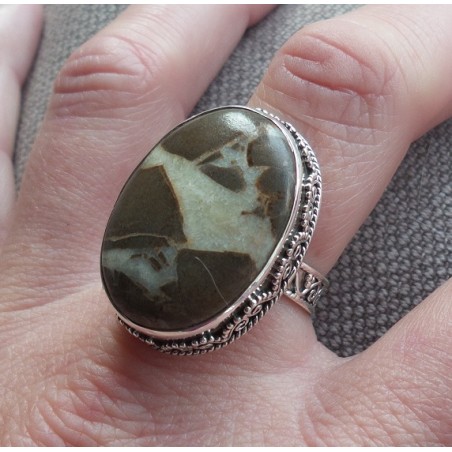 Zilveren ring met Septaria gezet in bewerkte setting 18.5 mm