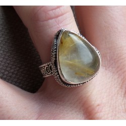 Zilveren ring gouden Rutielkwarts in bewerkte setting 17.3 mm