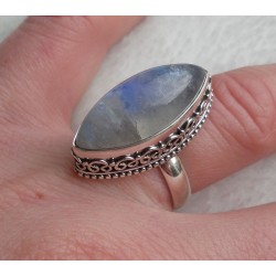 Zilveren ring gezet met marquise regenboog Maansteen 17.3 mm