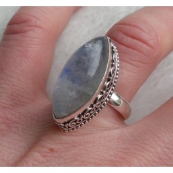 Zilveren ring gezet met marquise regenboog Maansteen 17.3 mm