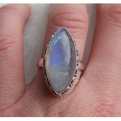 Zilveren ring gezet met marquise regenboog Maansteen 17.3 mm