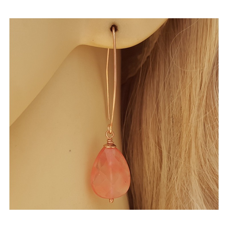 Rosé vergulde oorbellen met cherry quartz briolet