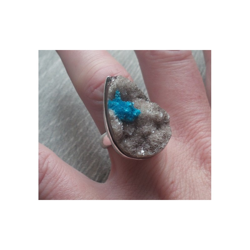 Zilveren ring gezet met druppelvorm Cavansiet maat 17.5 mm