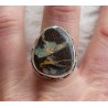 Zilveren ring met Boulder Opaal gezet in bewerkte setting 19 mm