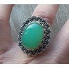 Zilveren ring met Chrysopraas met bewerkte kop en band 17.3 mm