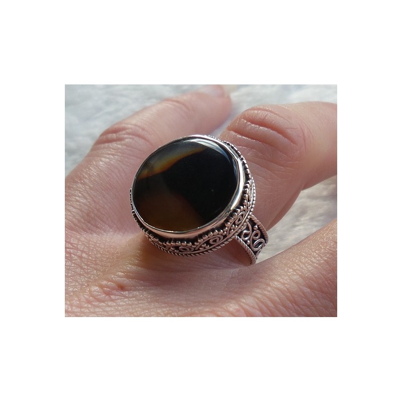 Zilveren ring ronde Montana Agaat in bewerkte setting 17.5 mm