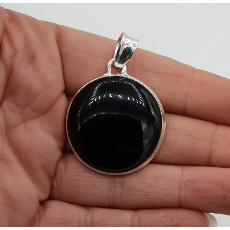 Zilveren hanger met ronde cabochon zwarte Onyx