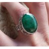 Zilveren ring met Emerald gezet in bewerkte setting 17.3 mm