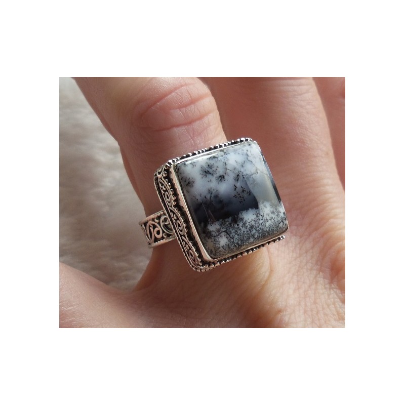 Zilveren ring vierkante Dendriet Opaal bewerkte setting 17.5 mm