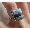 Zilveren ring vierkante Dendriet Opaal bewerkte setting 17.5 mm