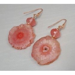 Rosé vergulde oorbellen met Solar kwarts en Cherry quartz