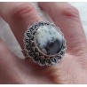 Zilveren ring ronde Dendriet Opaal bewerkte kop en band 19 mm