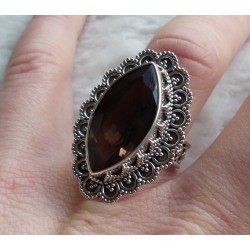 Zilveren ring marquise Smokey Topaas bewerkte kop en band 17.5 m