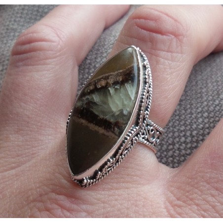 Zilveren ring met marquise Septaria in bewerkte setting 18 mm