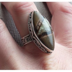 Zilveren ring met marquise Septaria in bewerkte setting 18 mm