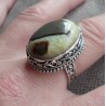 Zilveren ring met ovale Septaria gezet in bewerkte setting 19 mm