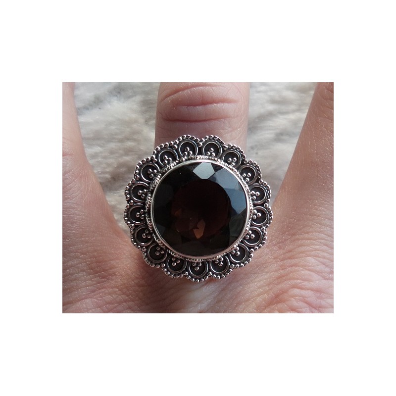 Zilveren ring ronde Smokey Topaas bewerkte kop en band 18.5 mm