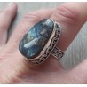 Zilveren ring met Boulder Opaal gezet in bewerkte setting 18 mm