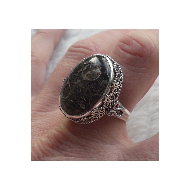 Zilveren ring met Turitella Agaaat in bewerkte setting 18.7 mm