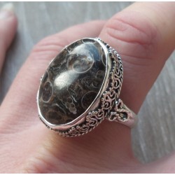 Zilveren ring met Turitella Agaaat in bewerkte setting 18.7 mm