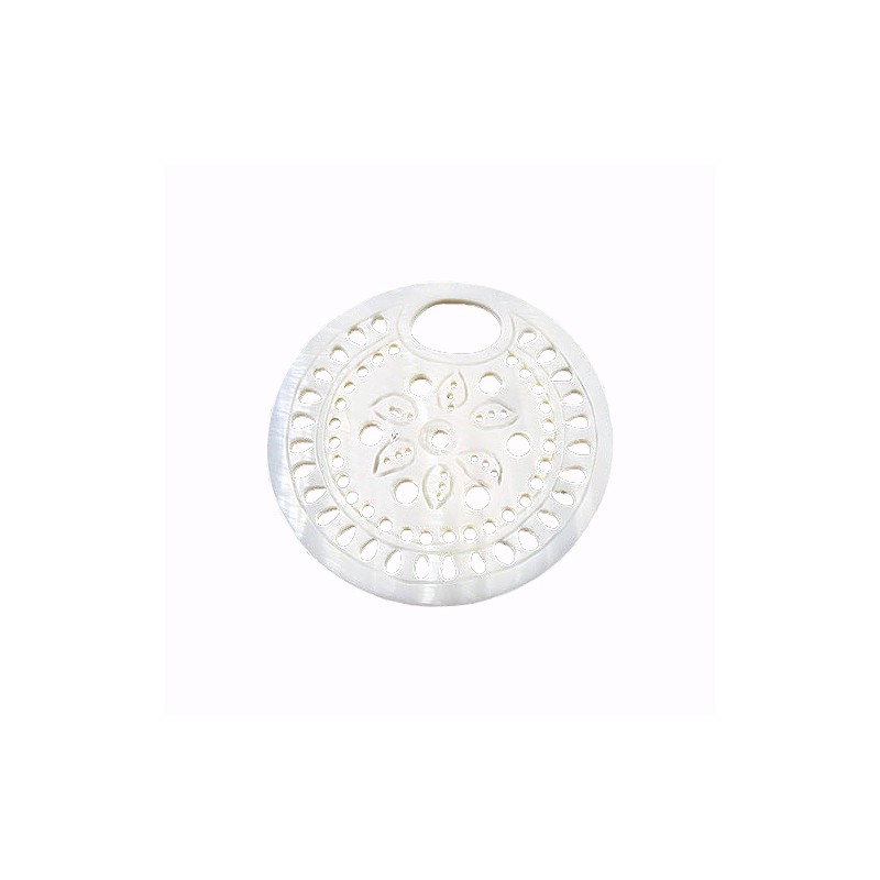 Hanger set met ronde witte uitgesneden schelp