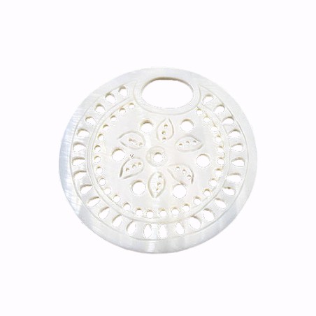 Hanger set met ronde witte uitgesneden schelp