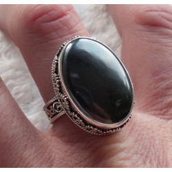 Zilveren ring gezet met Hematiet en bewerkte setting 18.5 mm