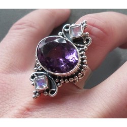 Zilveren ring gezet met Amethist en Maansteen 17.5 mm